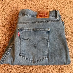 Levi’s boot cut light washed jeans